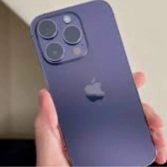 iPhone 14 pro - Picture 2 of 2